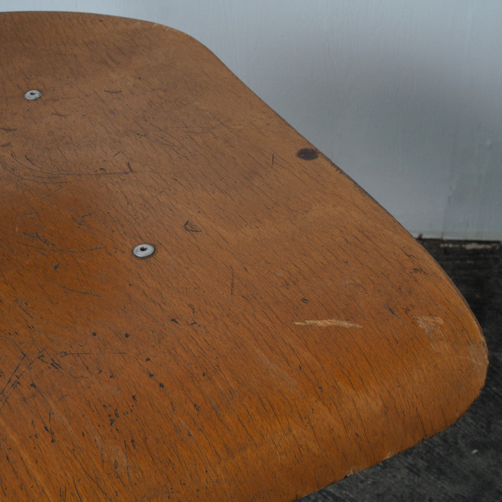 ドラフティングチェア