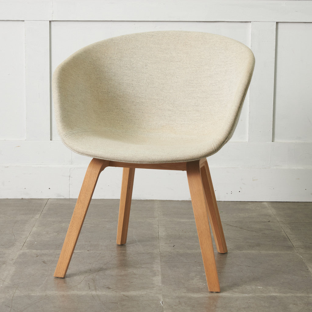 ABOUT A CHAIR アバウト ア チェア