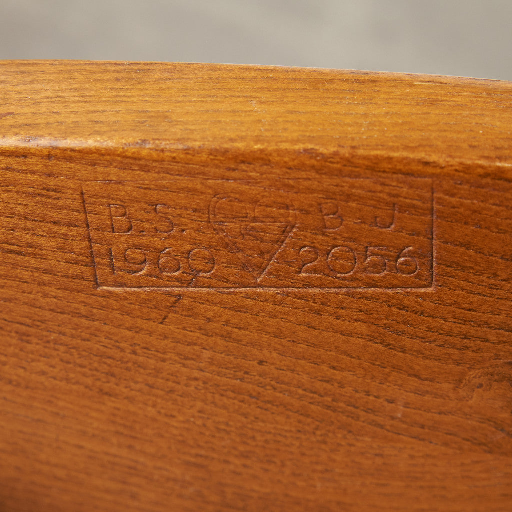 スティックバックチェア