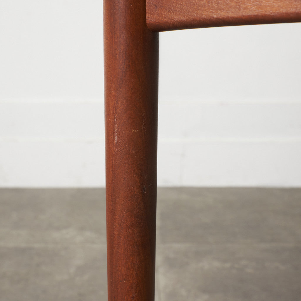 ブラジリア ダイニングテーブル