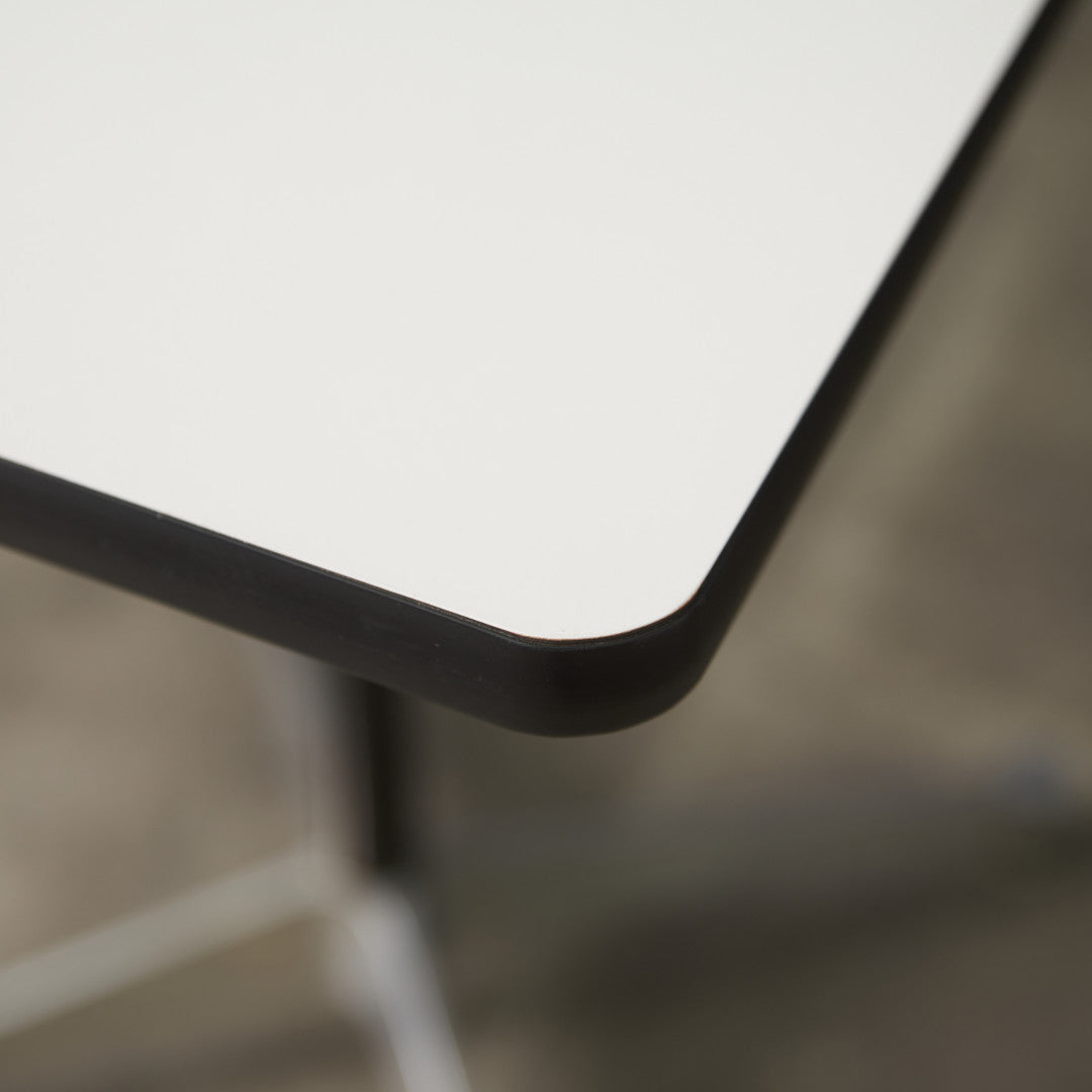 イームズ コントラクトベース テーブル