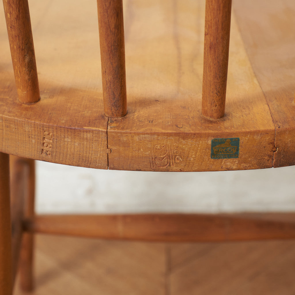 フープバックアームチェア