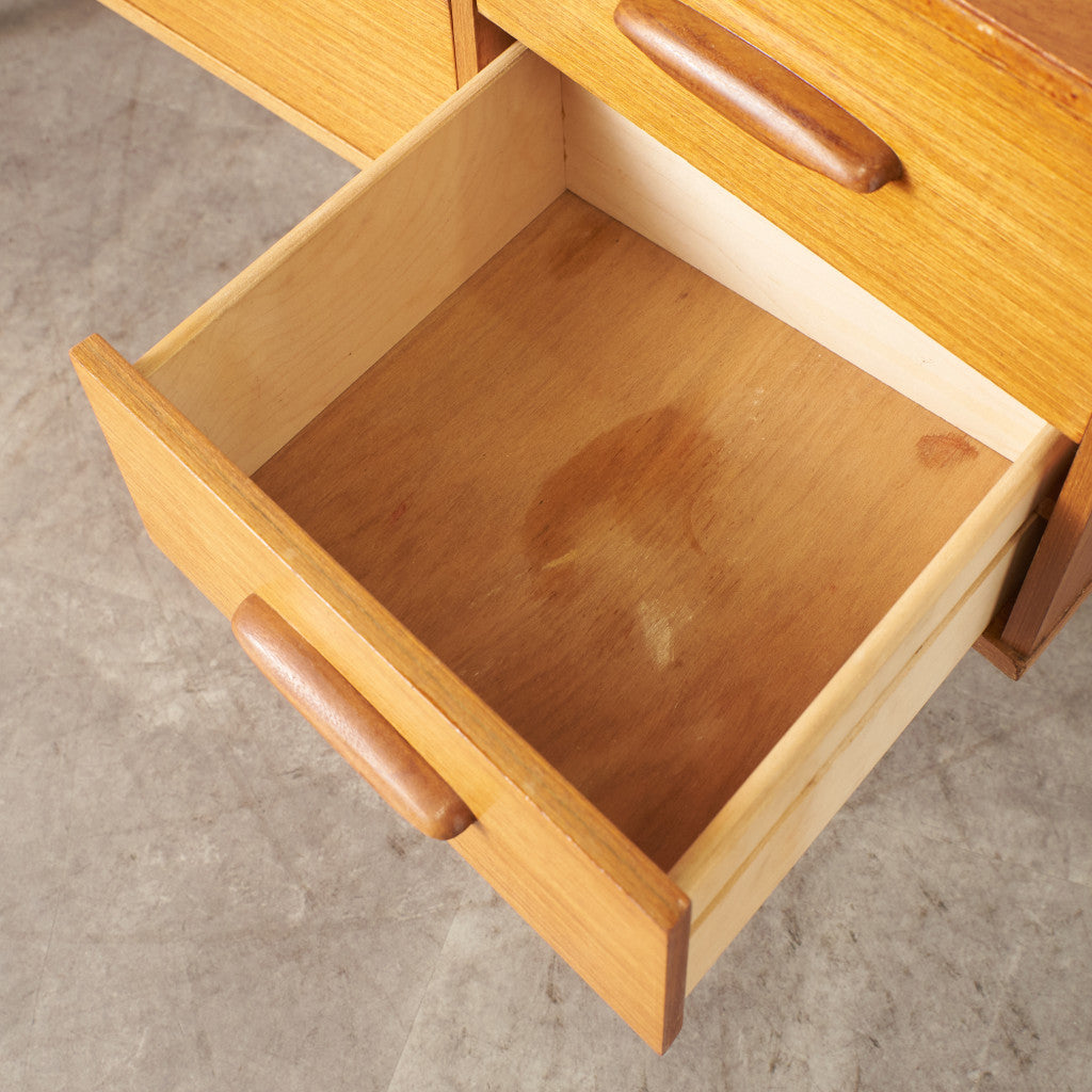 イギリスヴィンテージ サイドボード