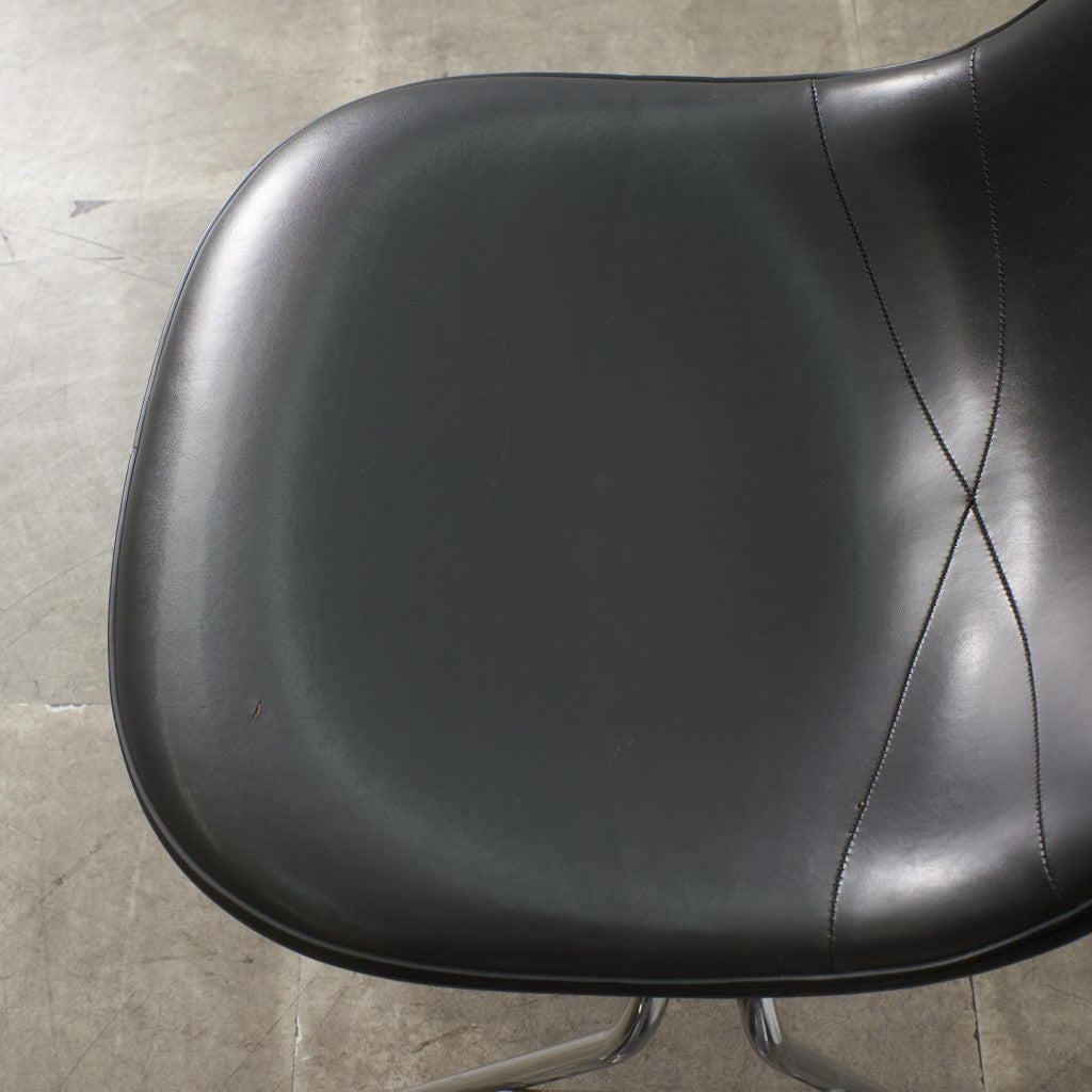 サイドシェルチェア スタッキングベース