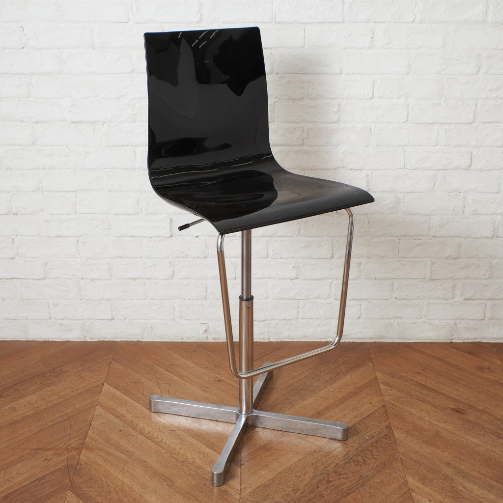 WOK 535 カウンターチェア