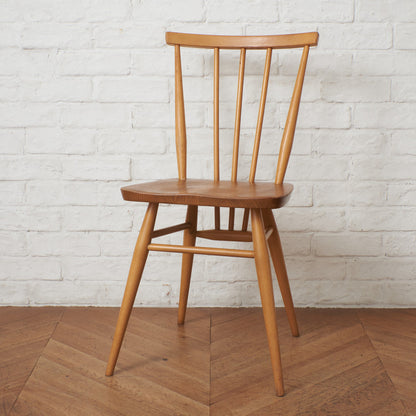 スティックバックチェア