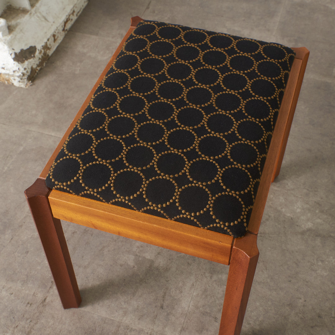 ヴィンテージ スツール / 張替済 (ミナぺルホネン タンバリン)