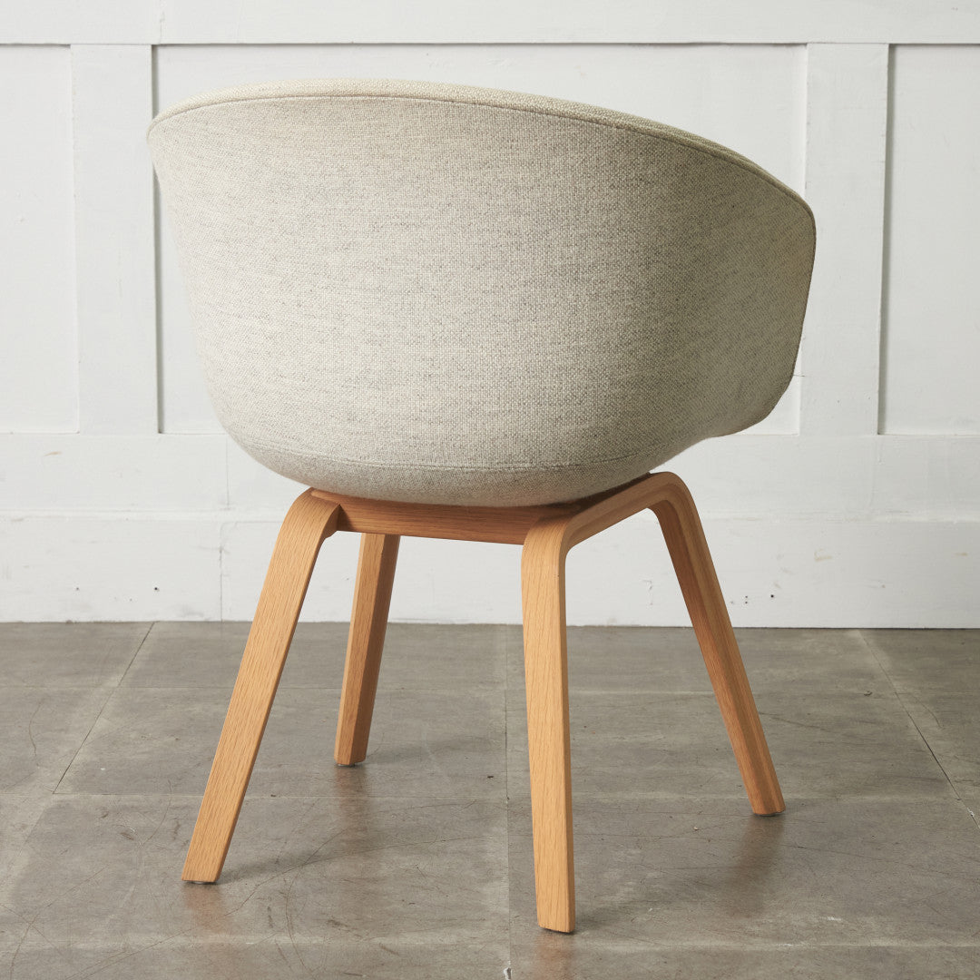 ABOUT A CHAIR アバウト ア チェア