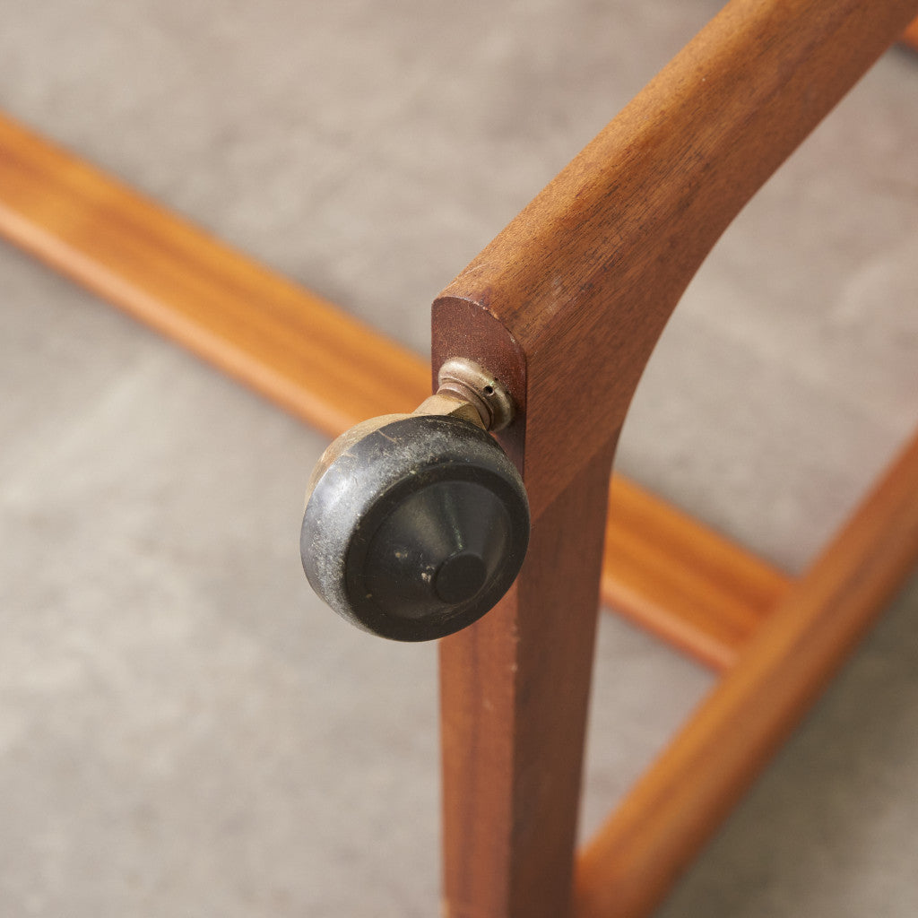 ヴィンテージ 拡張式天板付き ネストテーブル