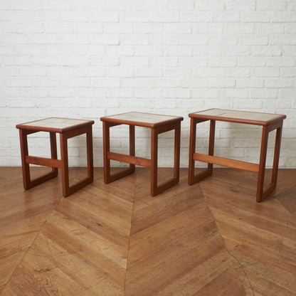 ヴィンテージ タイルトップ ネストテーブル