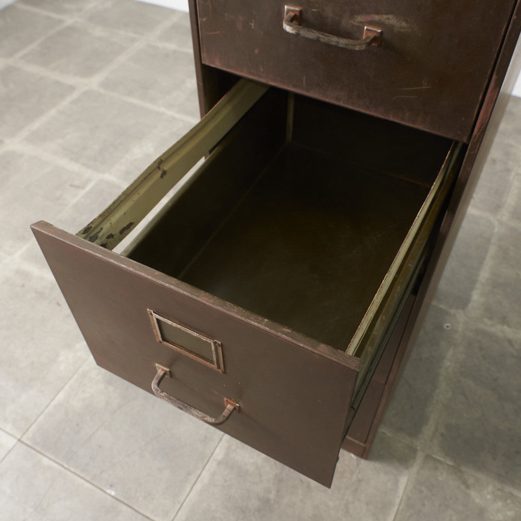 4段 メタルキャビネット