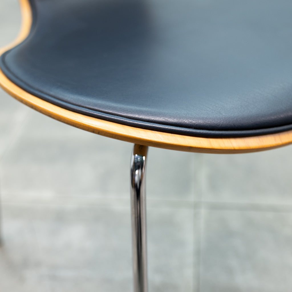 セブンチェア / フロントパディング