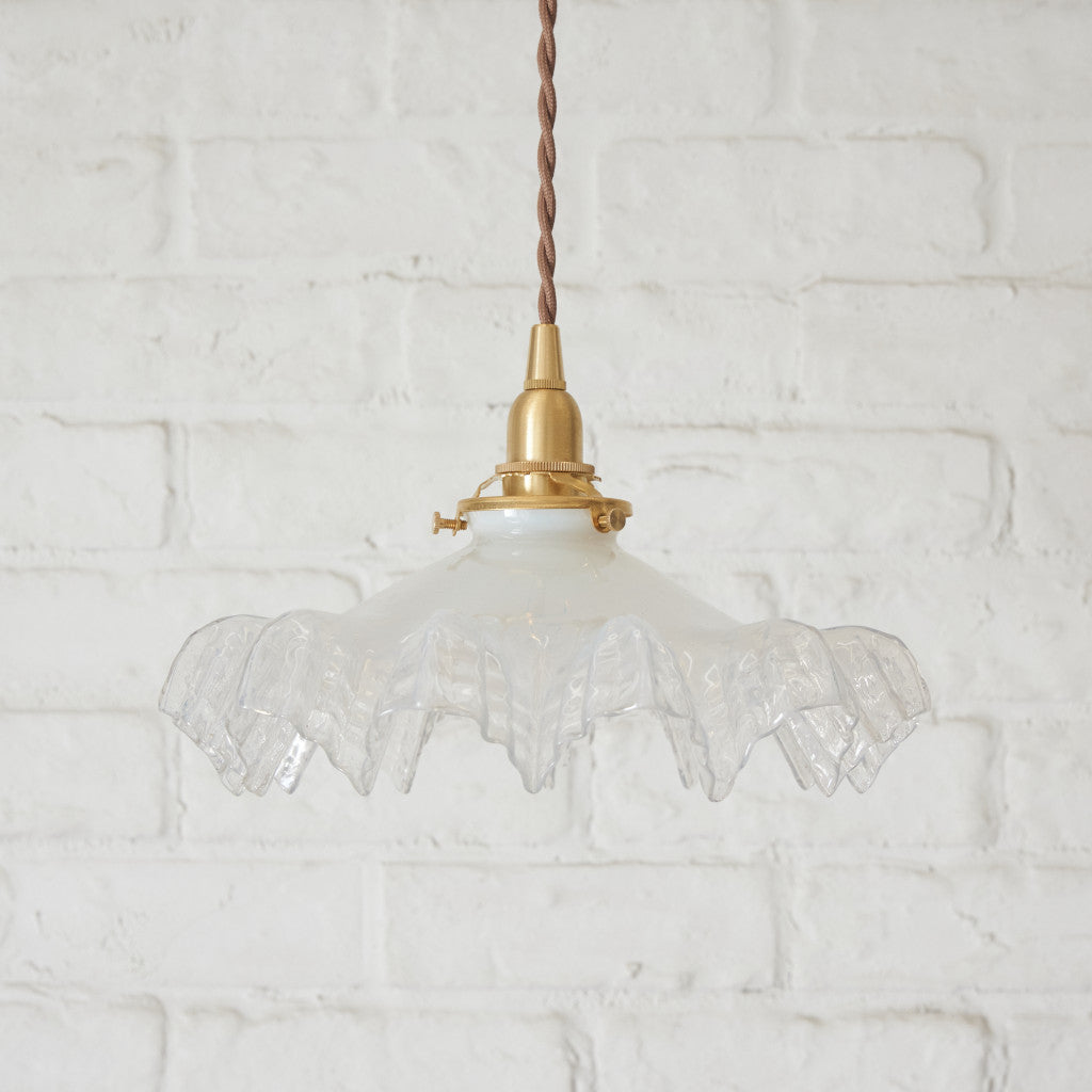 美品■ヴィンテージ■ミルクガラスシェード■ペンダントライト■レトロモダン■ 最安値挑戦中☆レトロアメリカンスタイルミルクガラスシーリングライト