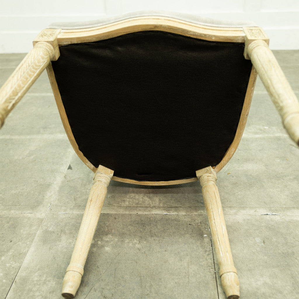 バルーンバックチェア