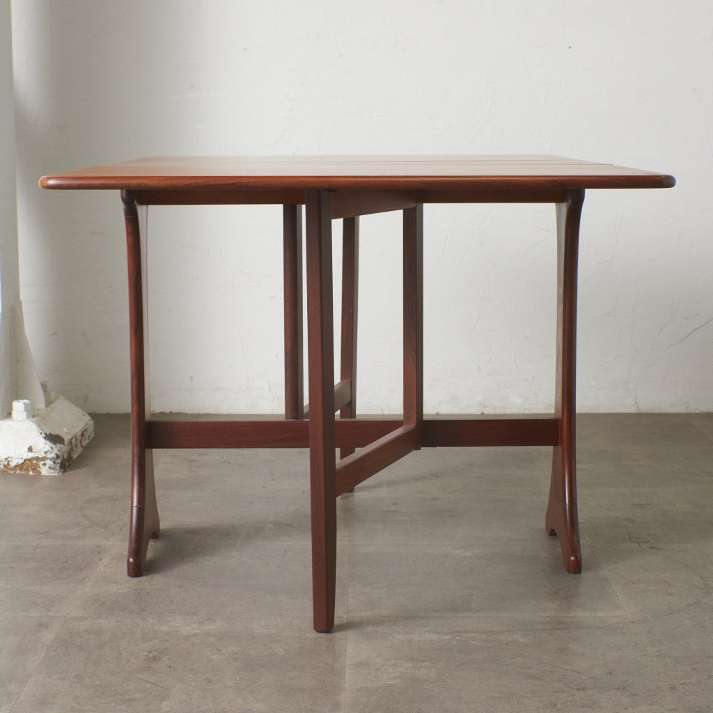 Fresco ドロップリーフゲートレッグテーブル