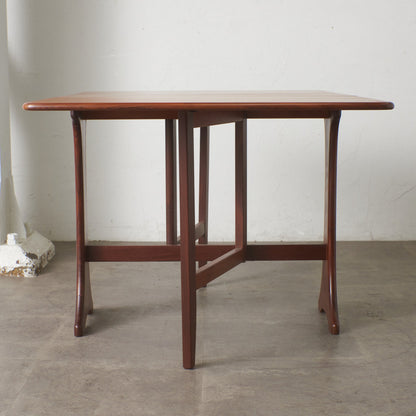 Fresco ドロップリーフゲートレッグテーブル