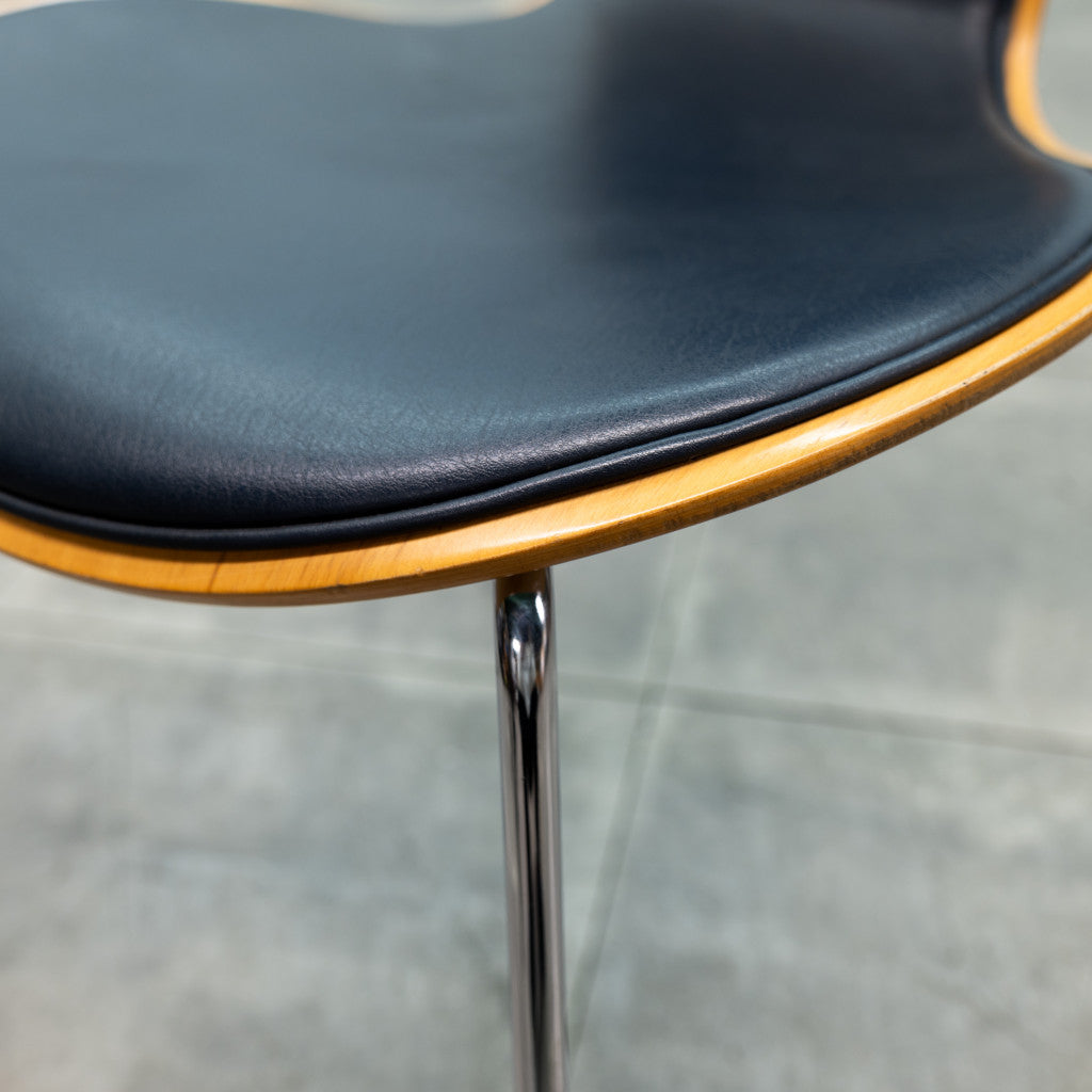 セブンチェア / フロントパディング