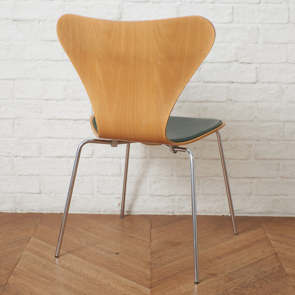 セブンチェア / フロントパディング