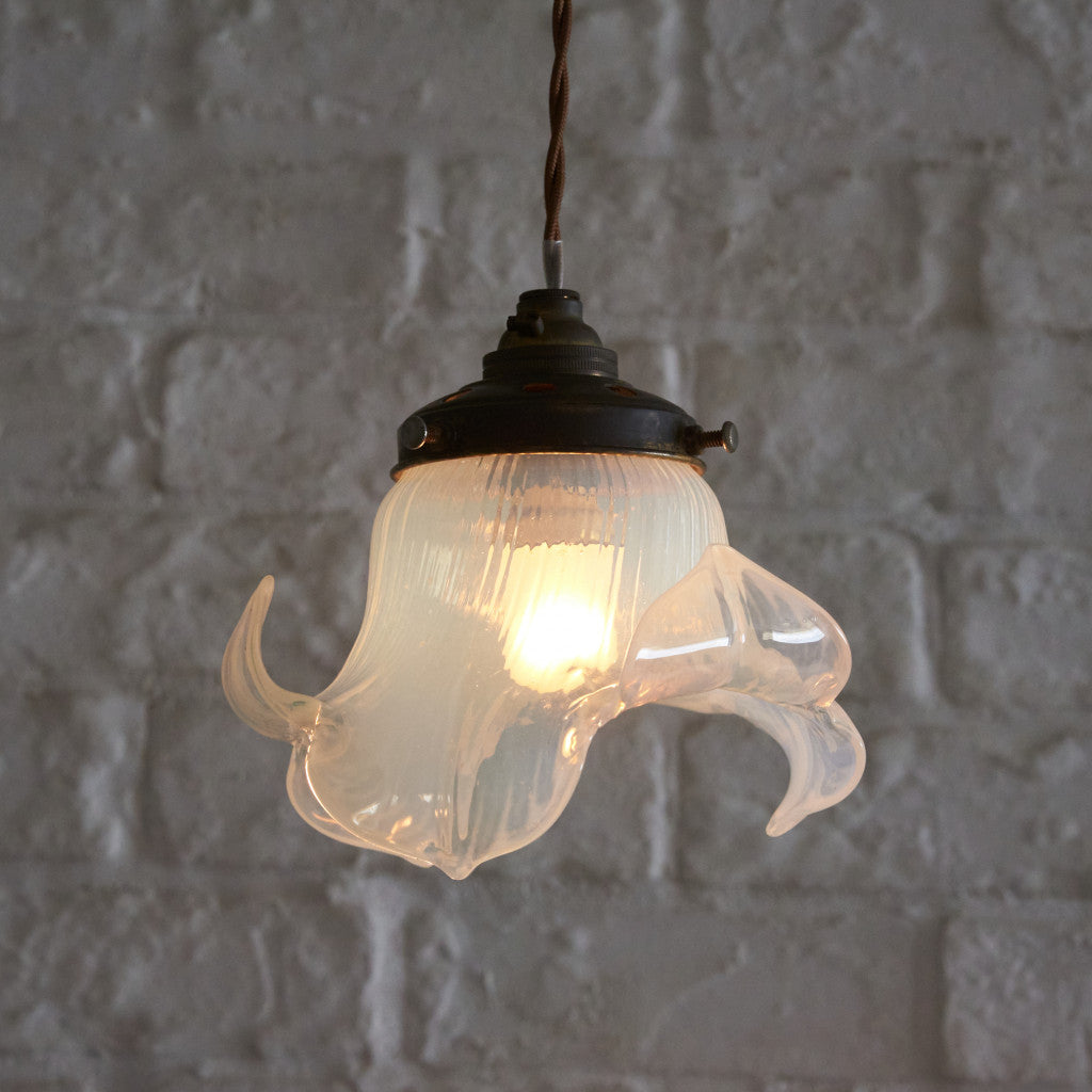 西欧アンティーク オパールセントガラス ペンダントライト｜rocca rocca