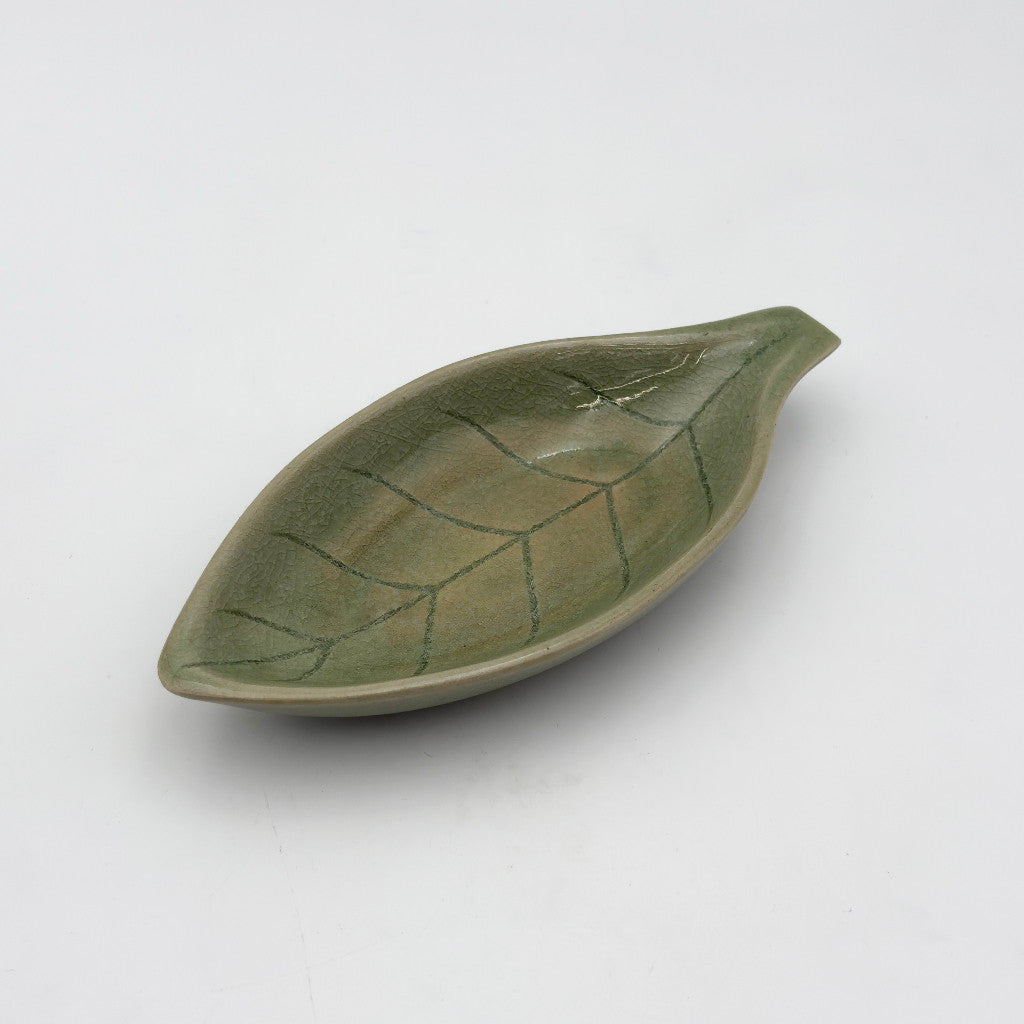 リーフ型 ディッシュ