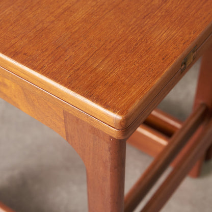 ヴィンテージ 拡張式天板付き ネストテーブル