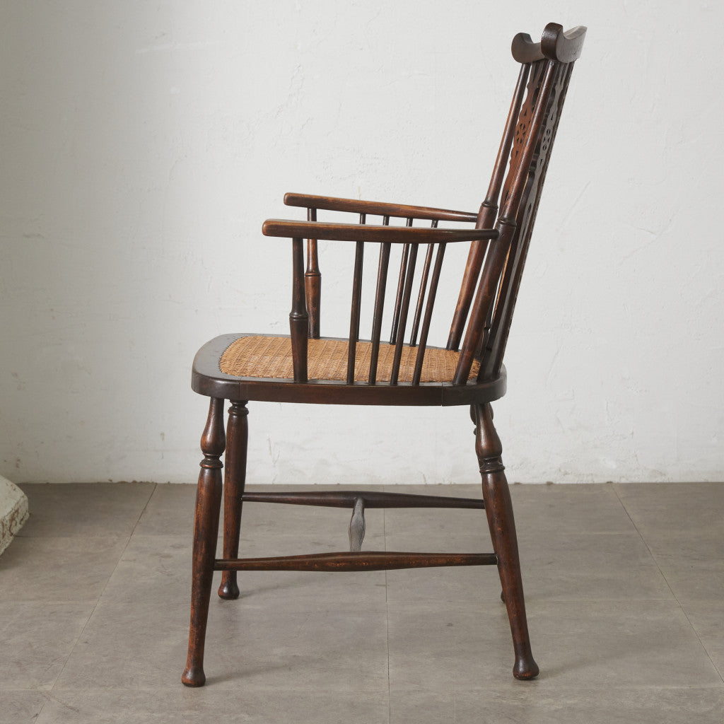 西洋クラシック 籐張り アームチェア / ジャンク品