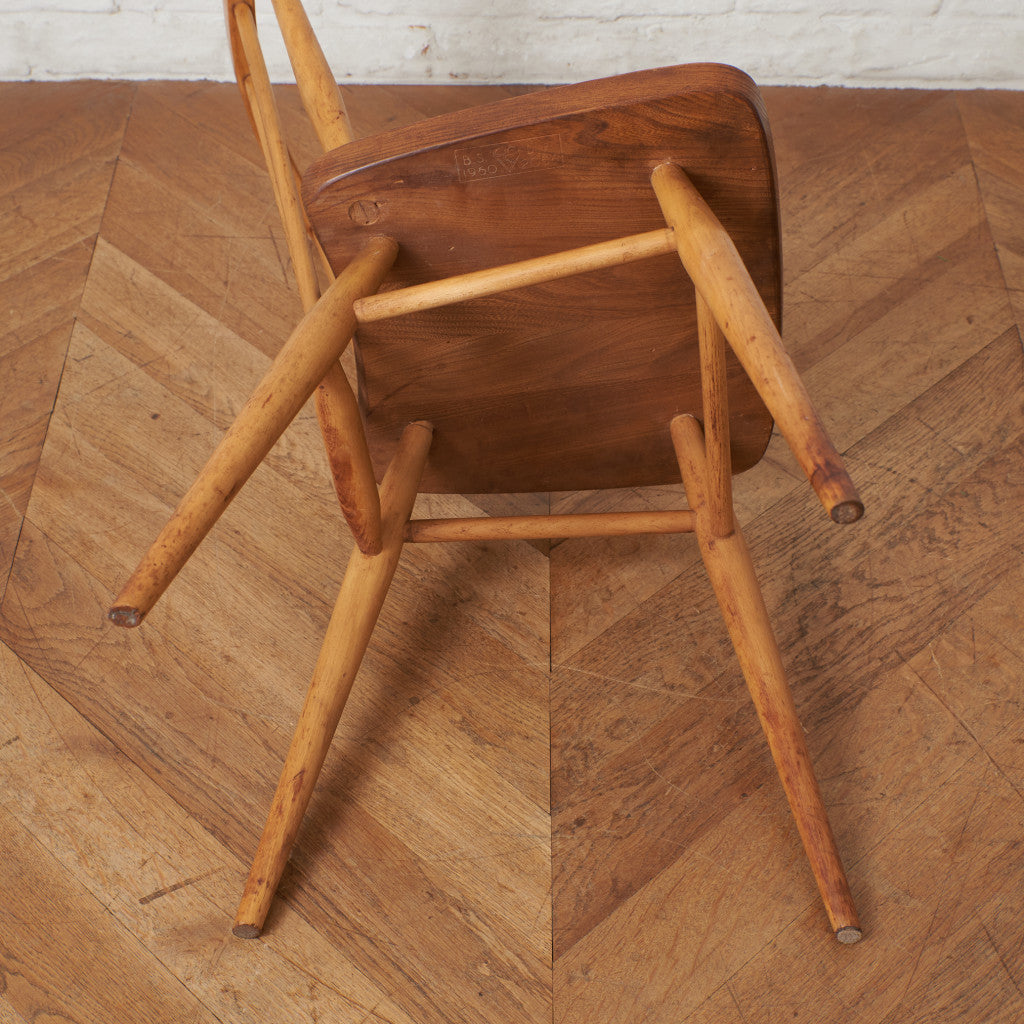 スティックバックチェア