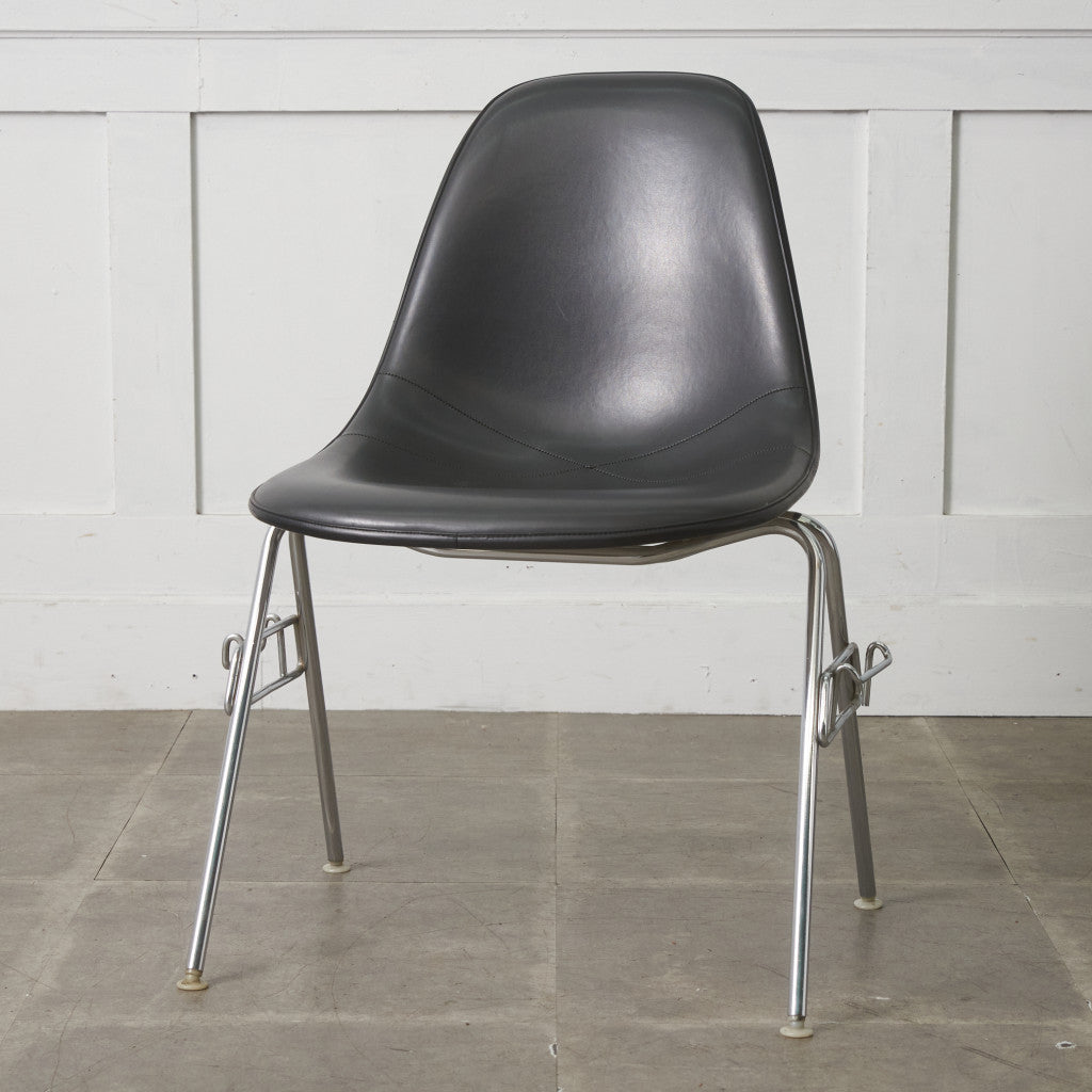 サイドシェルチェア スタッキングベース