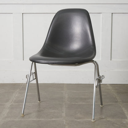 サイドシェルチェア スタッキングベース