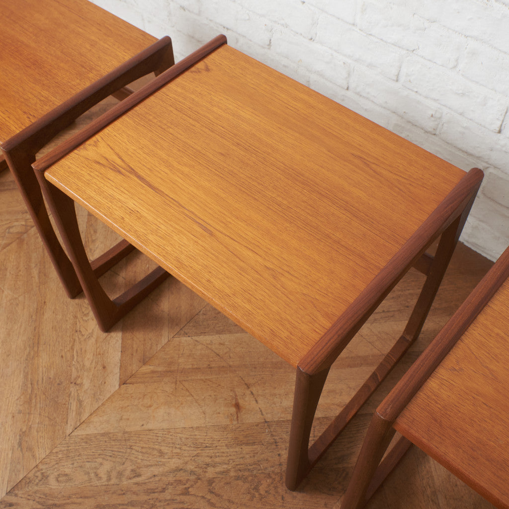 Quadrille ヴィンテージ ネストテーブル