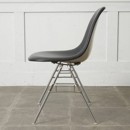 サイドシェルチェア スタッキングベース