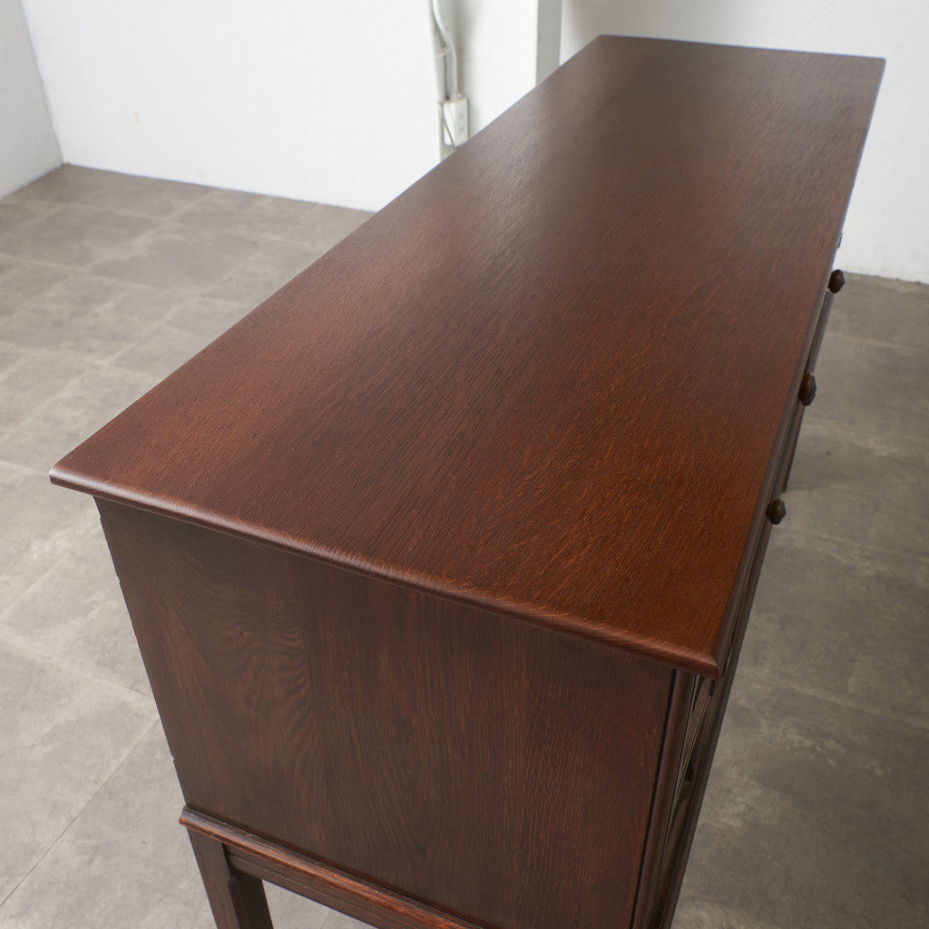 英国アンティーク サイドボード