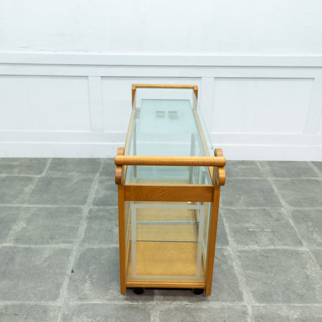 キャスター付きショーケース