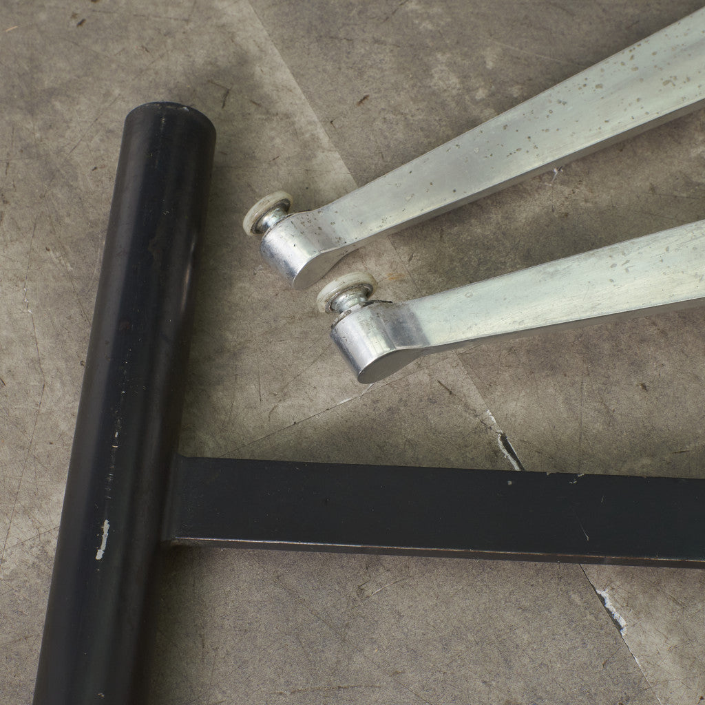 イームズ コントラクトベース ミーティングテーブル