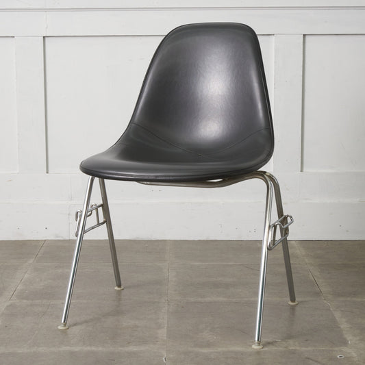 サイドシェルチェア スタッキングベース