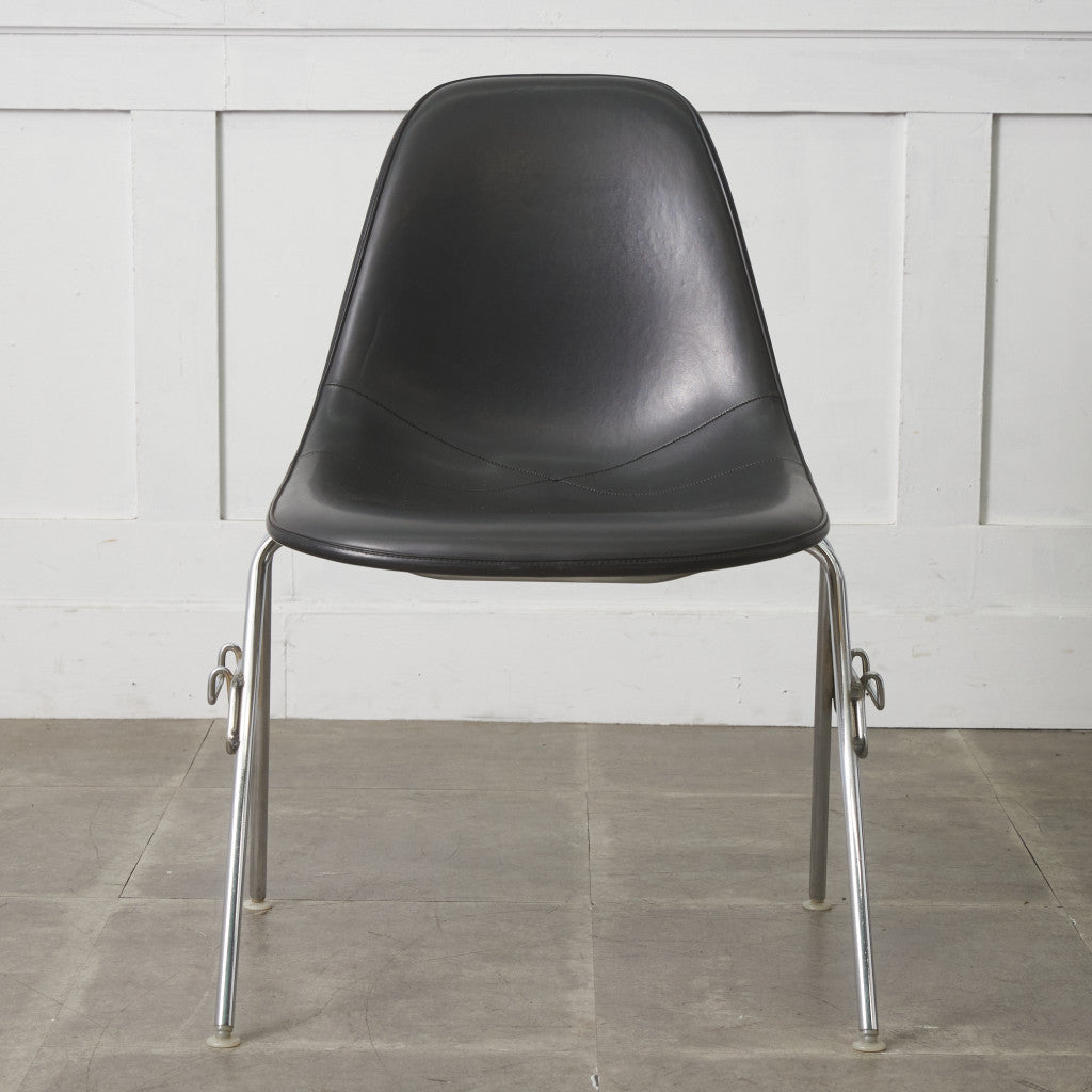 サイドシェルチェア スタッキングベース