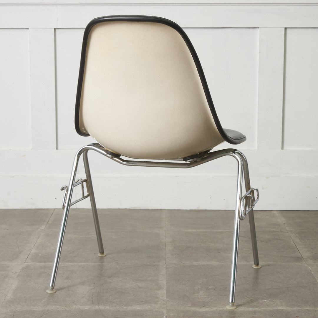 サイドシェルチェア スタッキングベース