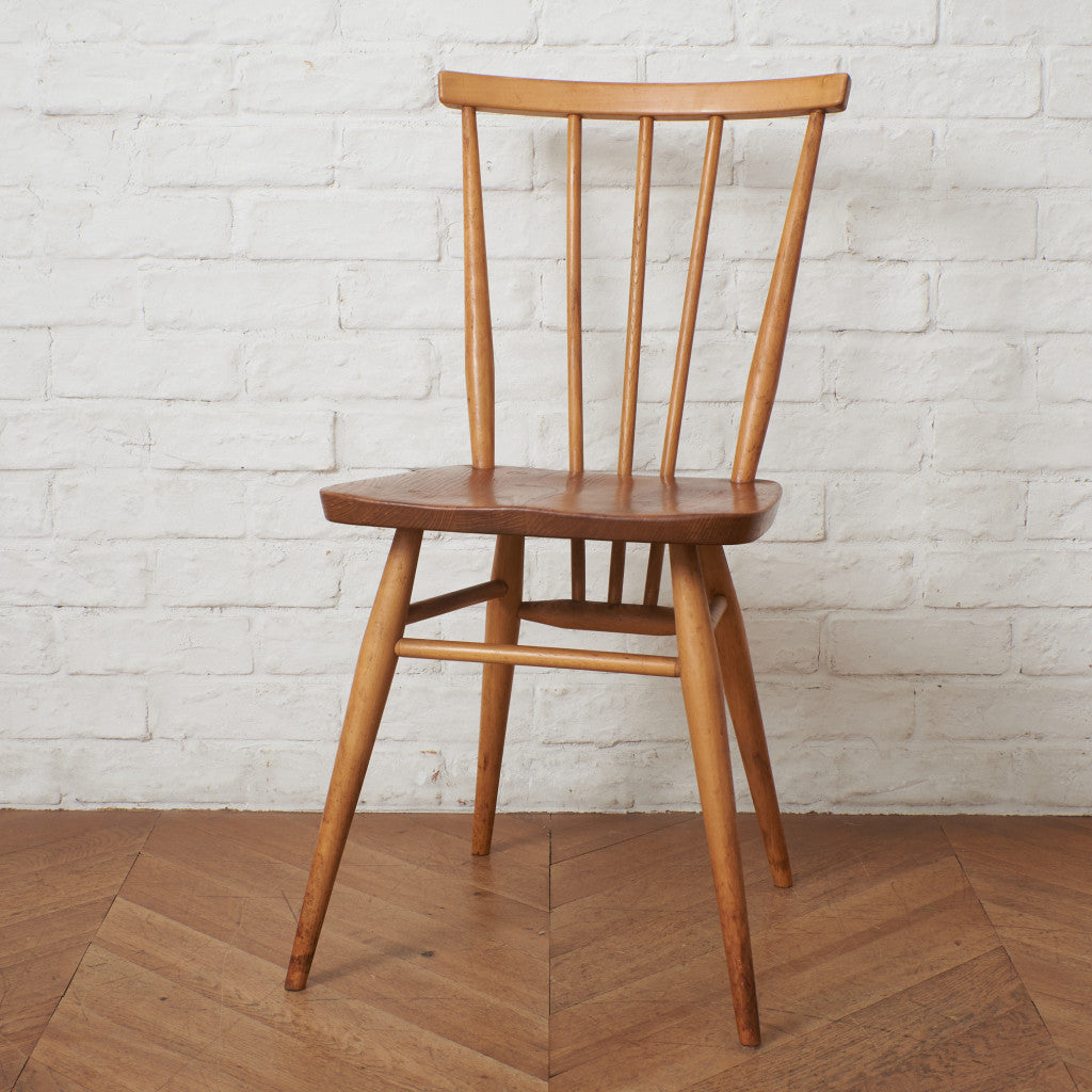 スティックバックチェア