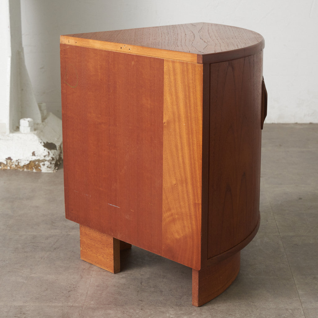 Fresco 凸型コーナーローキャビネット