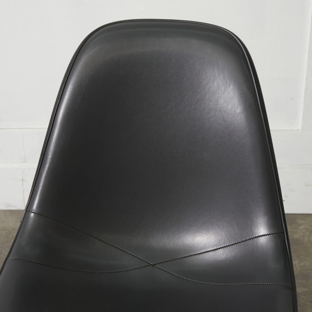 サイドシェルチェア スタッキングベース