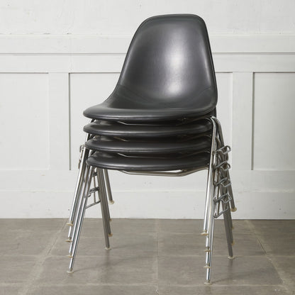 サイドシェルチェア スタッキングベース