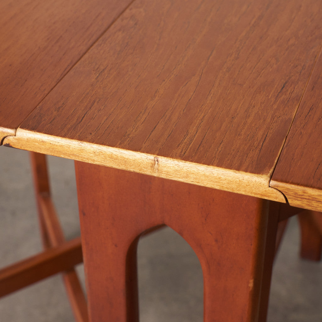 ドロップリーフゲートレッグテーブル