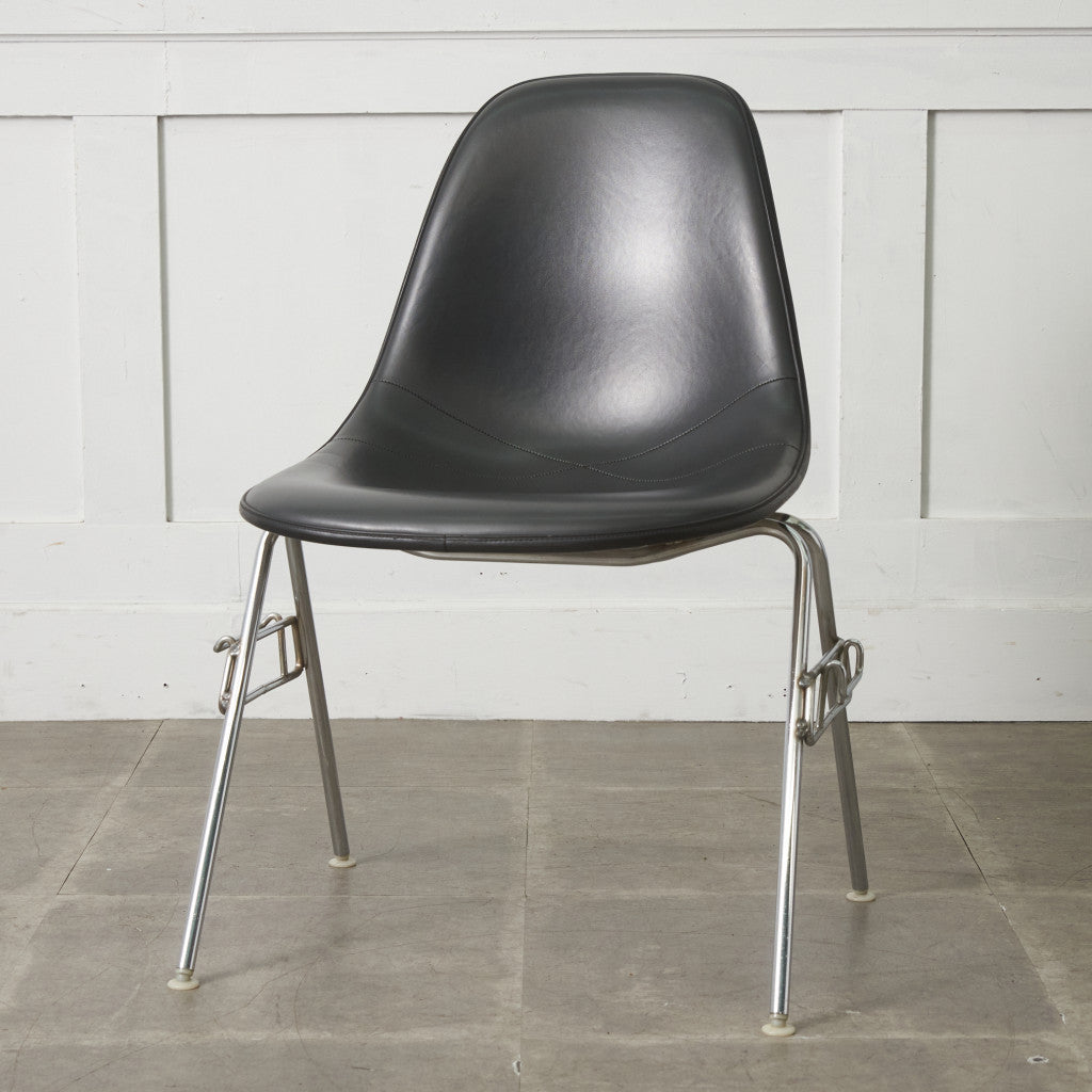 サイドシェルチェア スタッキングベース