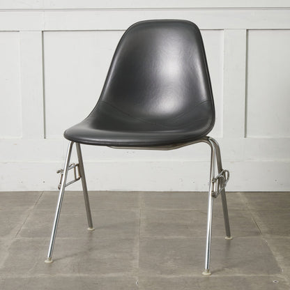 サイドシェルチェア スタッキングベース