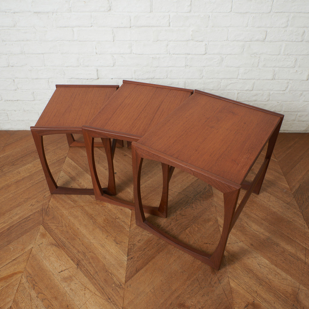 Quadrille ヴィンテージ ネストテーブル