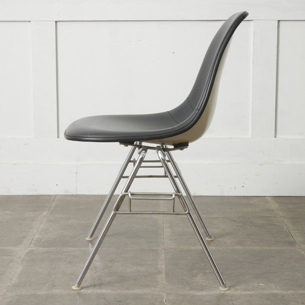 サイドシェルチェア スタッキングベース