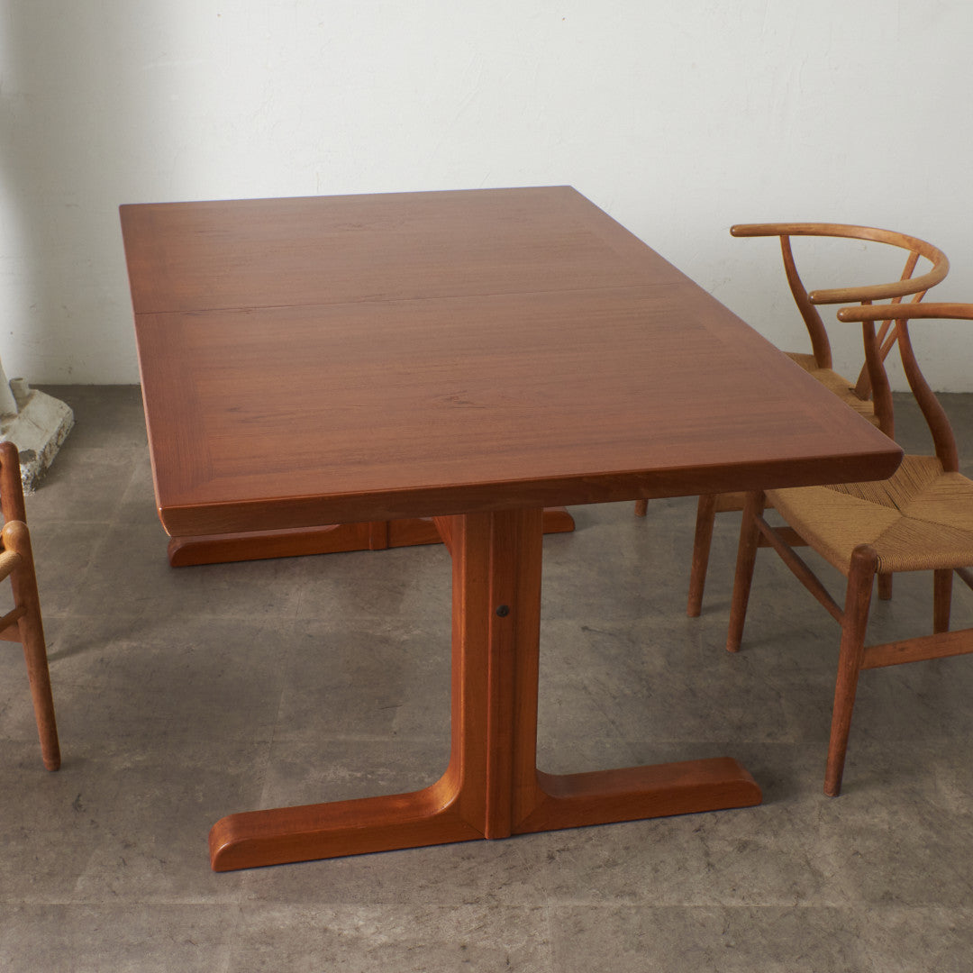 Skovby Mobelfabrik  Danish エクステンションテーブル Mid-Century Danish Teak Skovby Extendable Dining Table - Mary