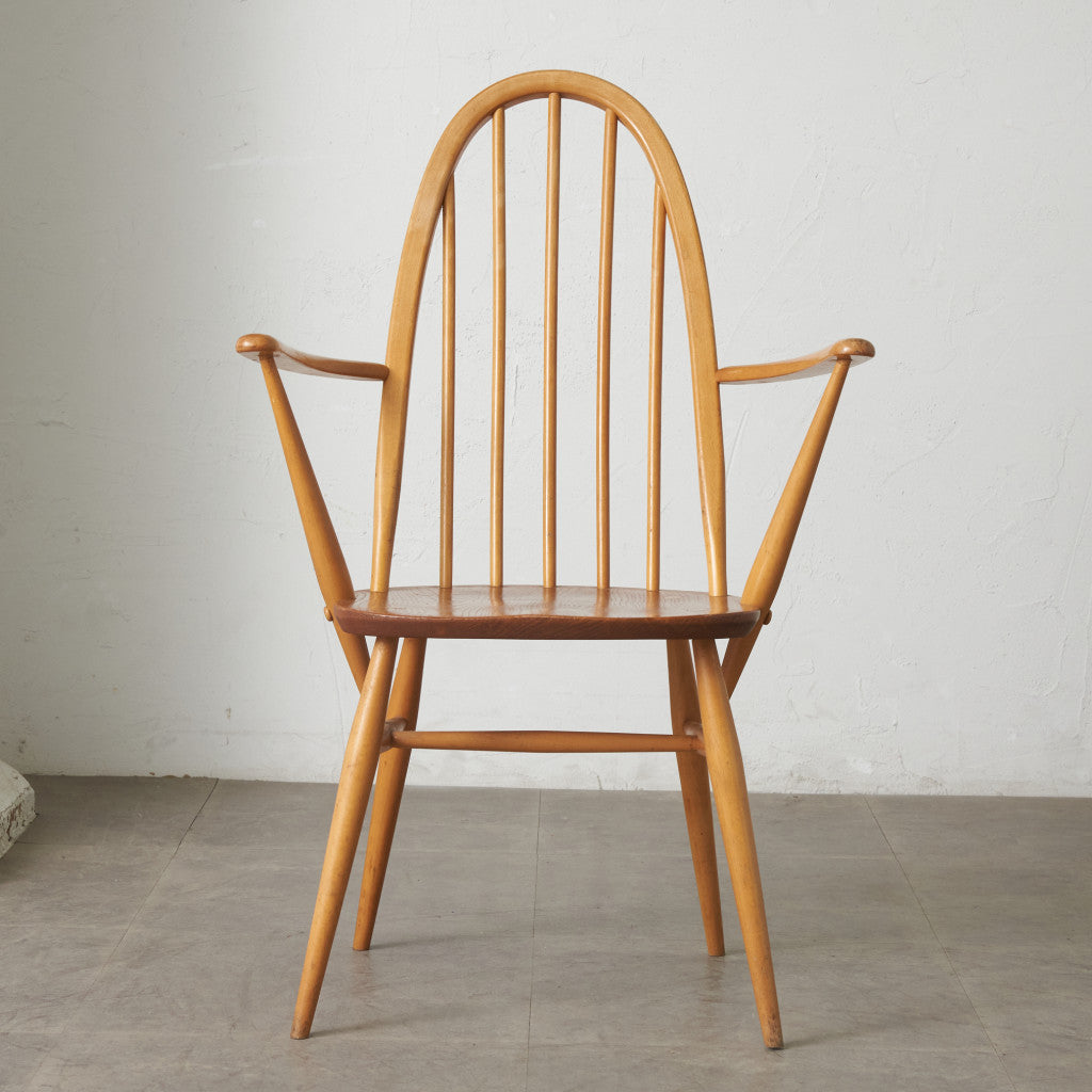 ヴィンテージ クエーカーアームチェア/ラウンドゴールドラベル