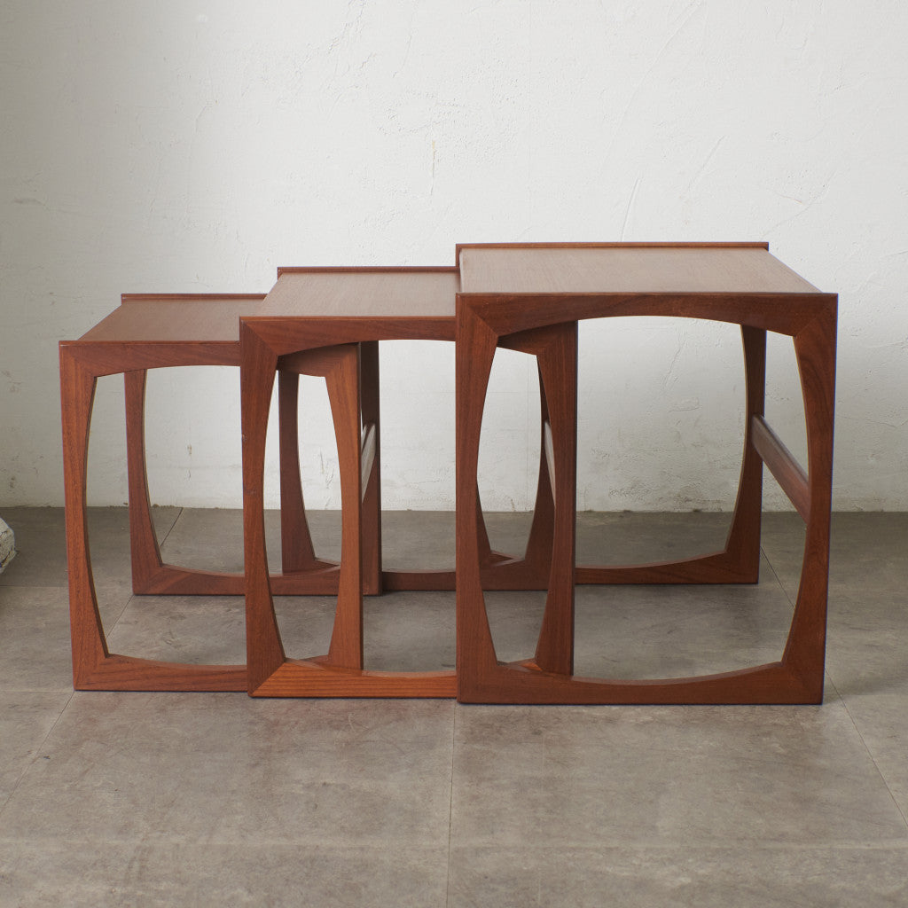 Quadrille ヴィンテージ ネストテーブル