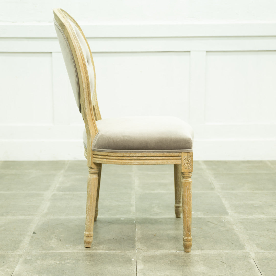 バルーンバックチェア